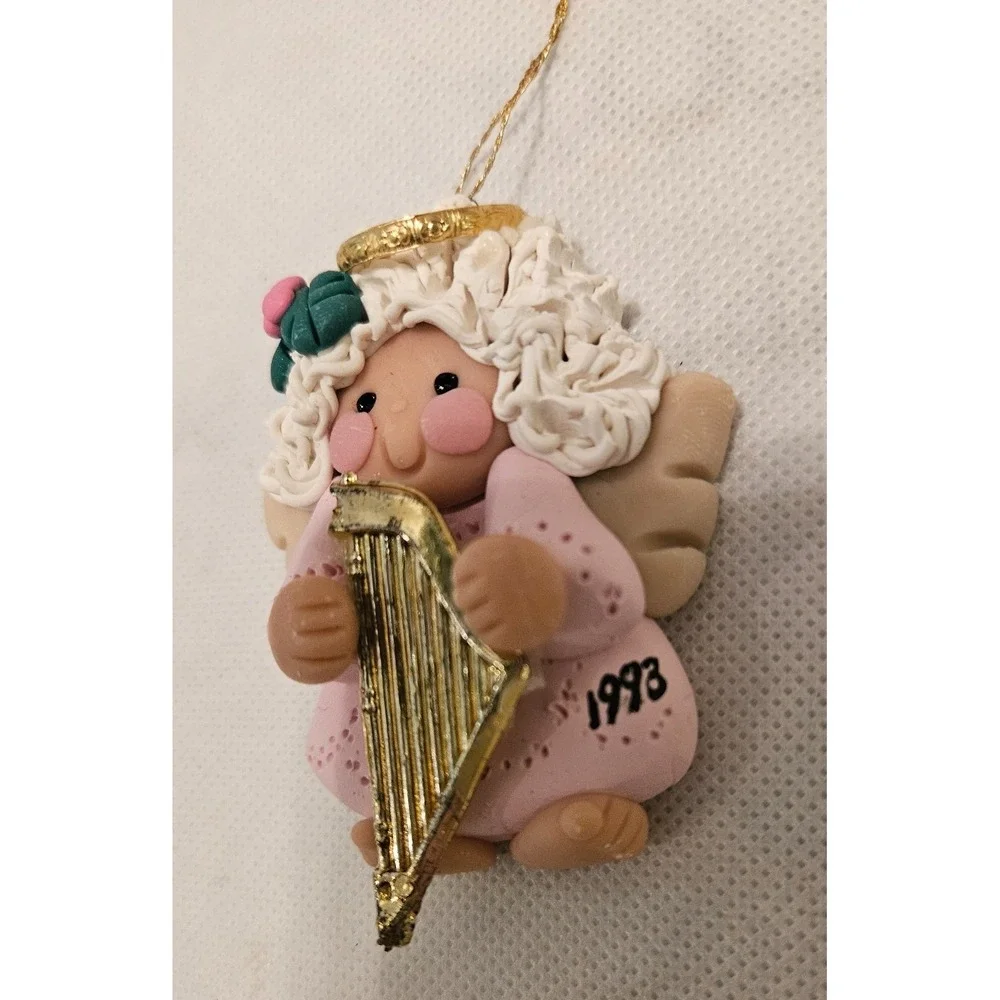 1993 Angel Ornament Playing Harp Christmas Holiday Decor Figurine‎